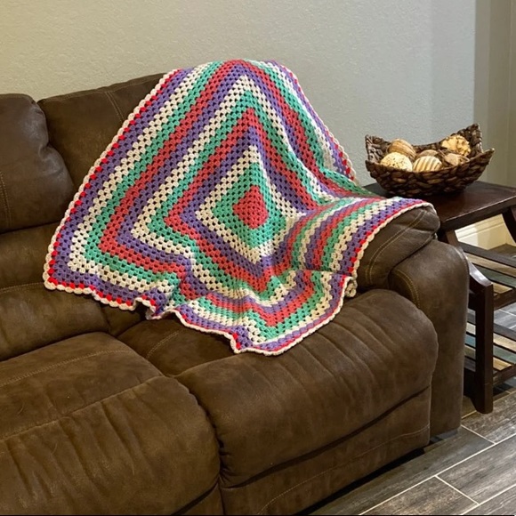 43x43 Handmade Afghan - Picture 1 of 3